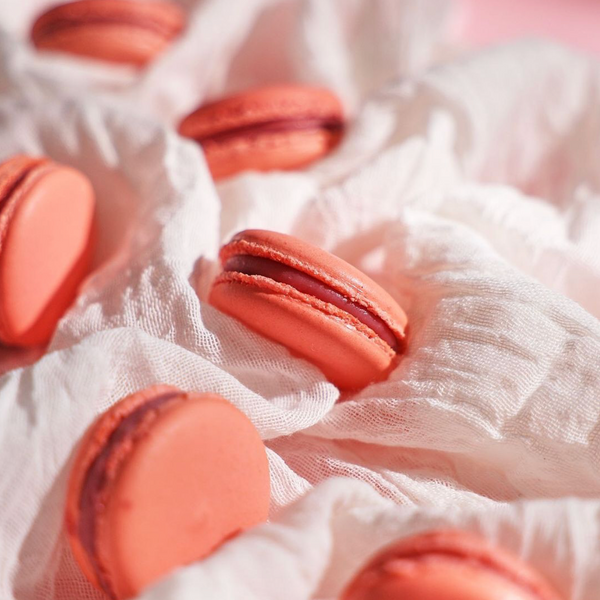 Raspberry Rose Macaron (+16 years)