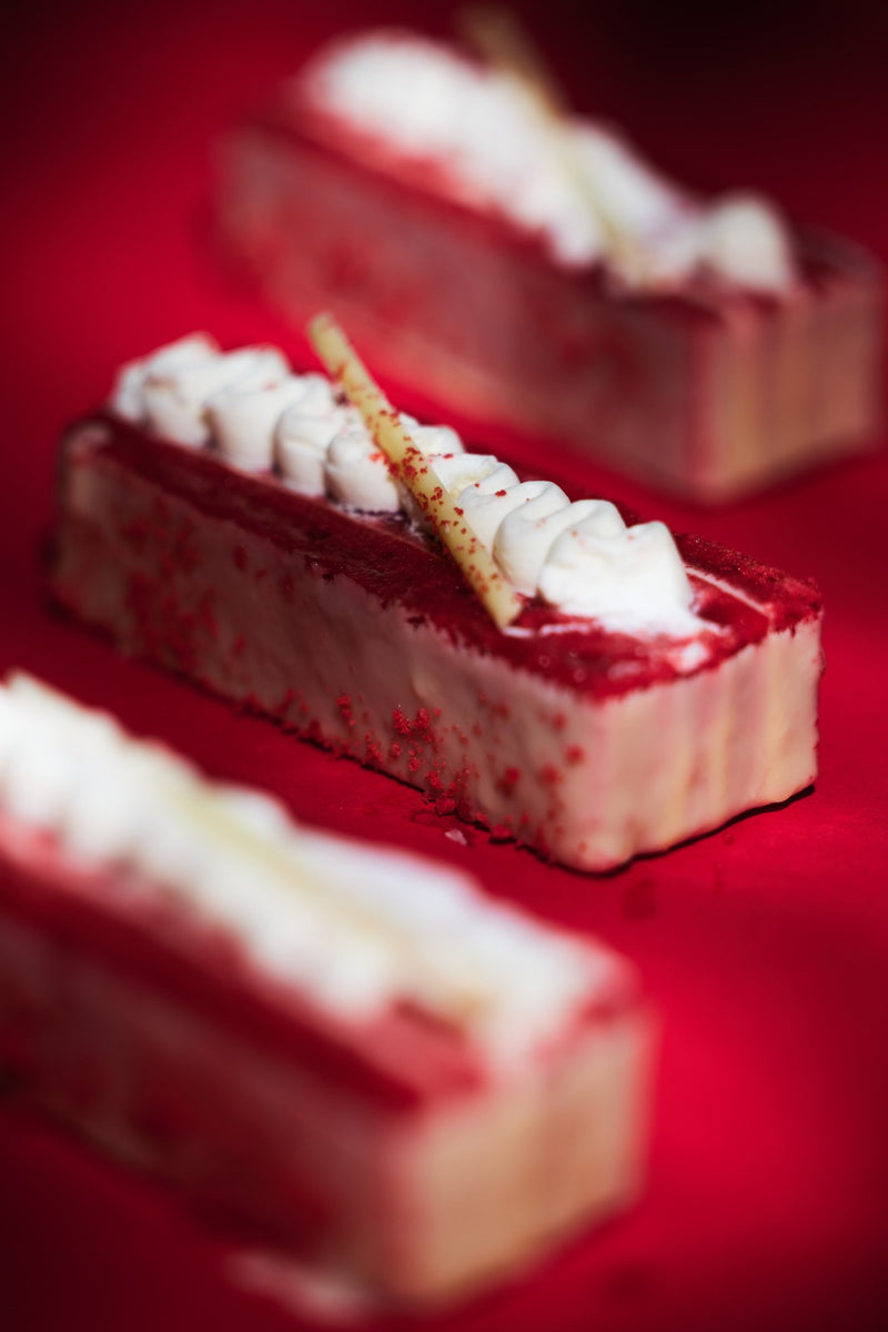 Red Velvet Finger Bar Cake (+16 years)
